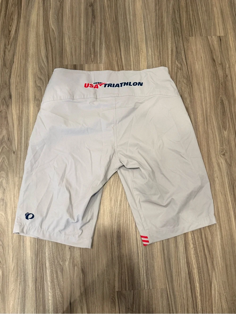 USA Triathlon Pearl Izumi Light Gray Athletic Shorts with Red Accents - Size L